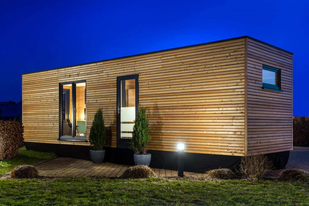 unicube - B2B Tiny House Gesamtansicht Außen dunkel
